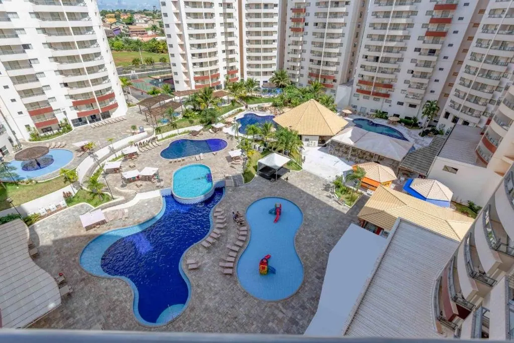 Vista aérea das piscinas do Wyndham Olímpia Royal Hotel